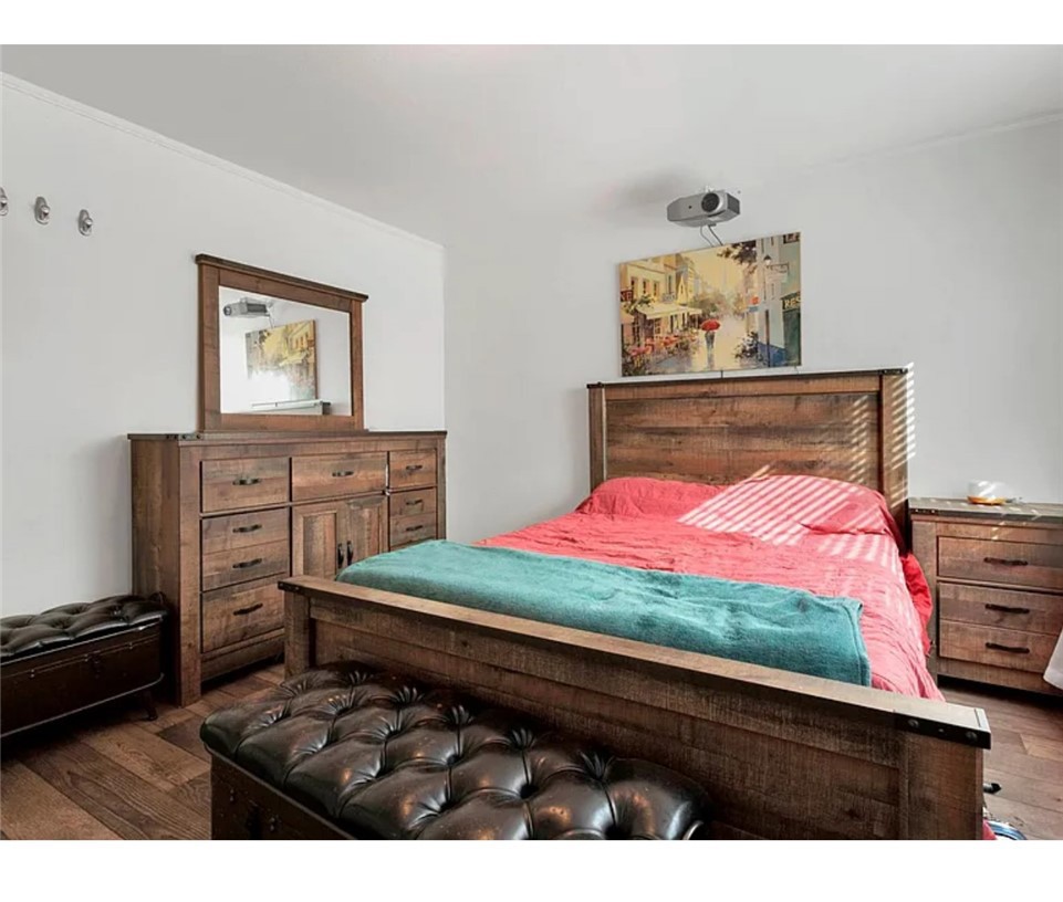 Residential Lease for rent at 227 Valle Vista, Monrovia CA featuring 2 beds and 1 bath