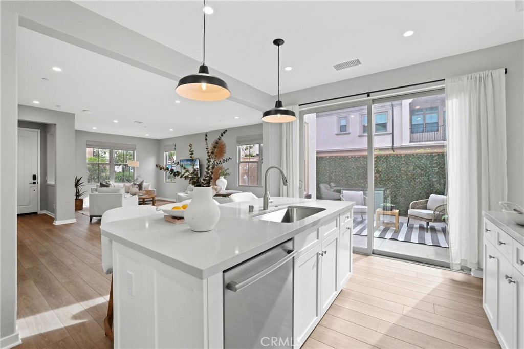 Residential for sale at 152 Newburry, Irvine CA featuring 3 beds and 4 baths