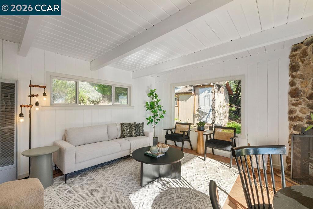 Residential for sale at 7308 Altura Pl, Oakland CA featuring 3 beds and 1 bath