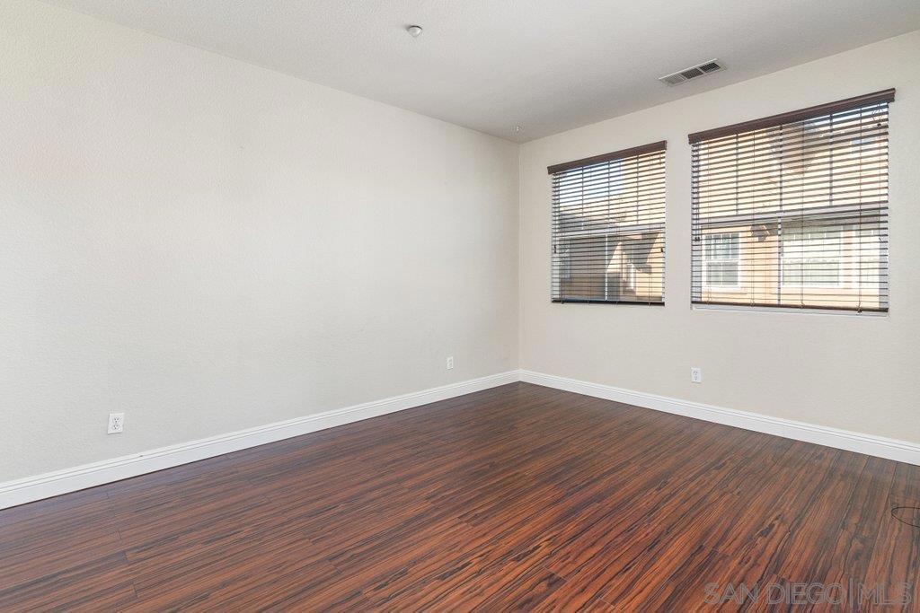 Residential for sale at 41543 King Palm Avenue 5, Murrieta CA featuring 3 beds and 2 baths