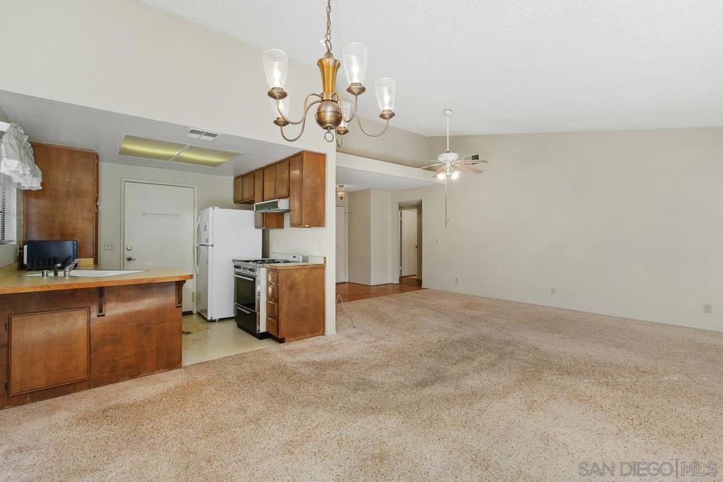 Residential for sale at 1402 Hancock, San Jacinto CA featuring 2 beds and 2 baths