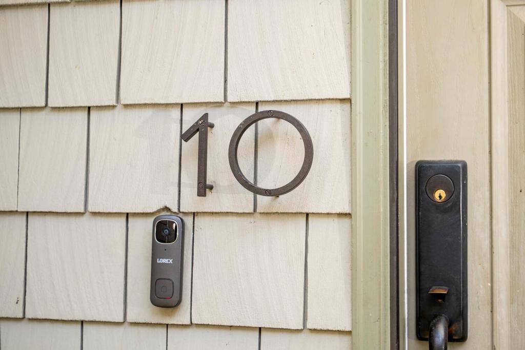 Residential for sale at 733 Fairfield Road 10, Burlingame CA featuring 2 beds and 3 baths