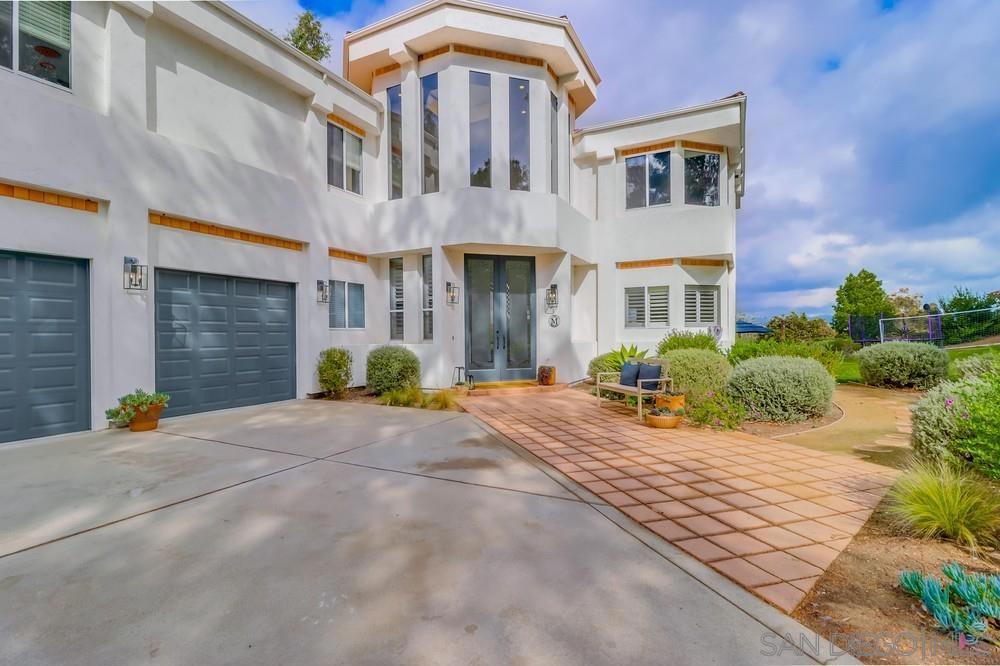 Residential Lease for rent at 1152 Via Conejo, Escondido CA featuring 3 beds and 3 baths