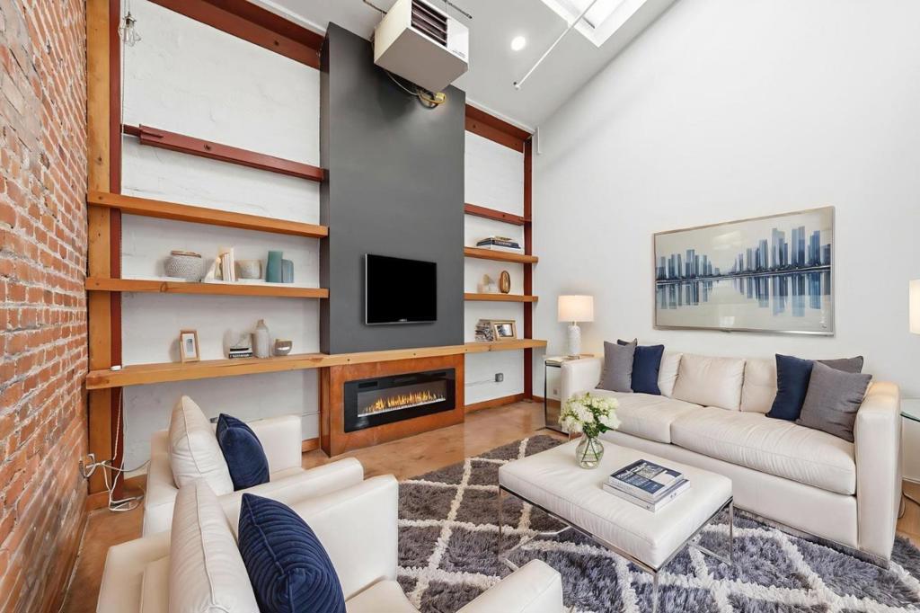 Residential for sale at 1501 37th Avenue B6, Oakland CA featuring 1 bed and 2 baths