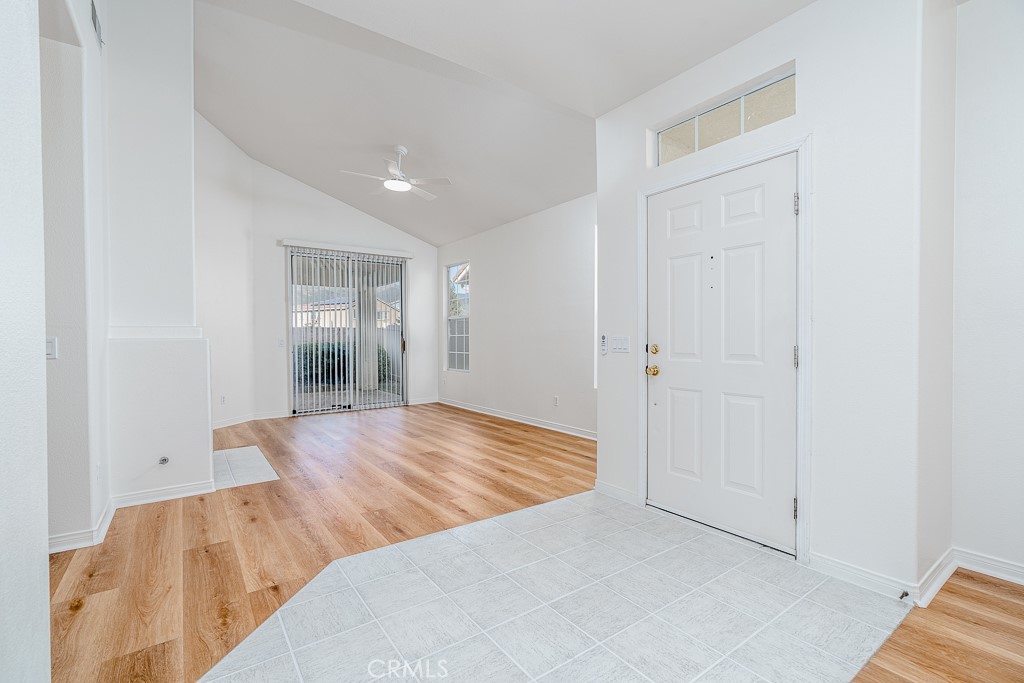 Residential for sale at 811 Camino De Plata, San Jacinto CA featuring 2 beds and 2 baths