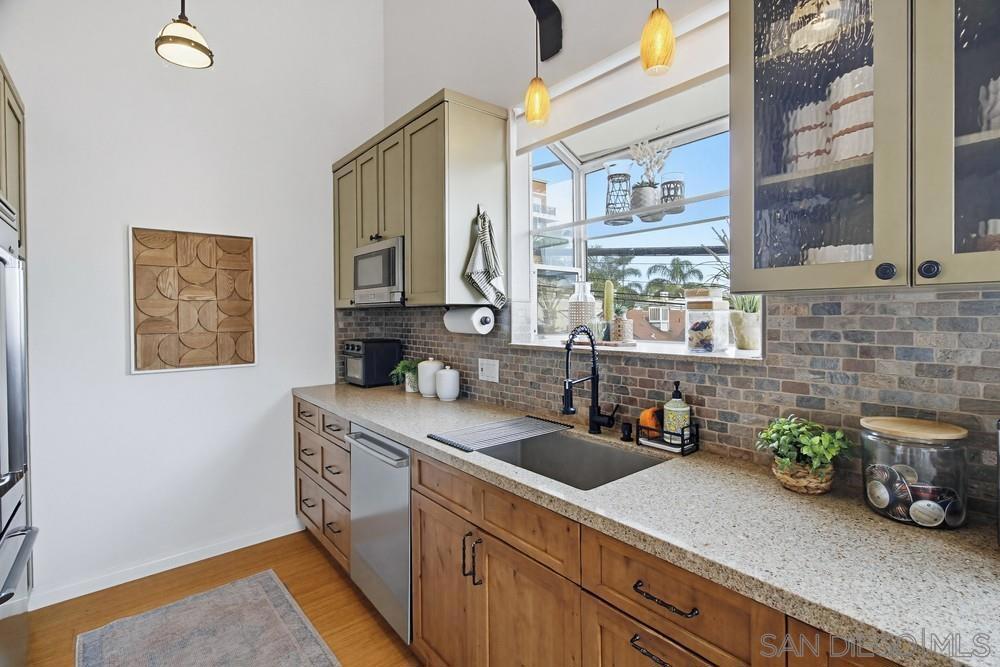 Residential for sale at 3617 4th Ave 6, San Diego CA featuring 2 beds and 2 baths