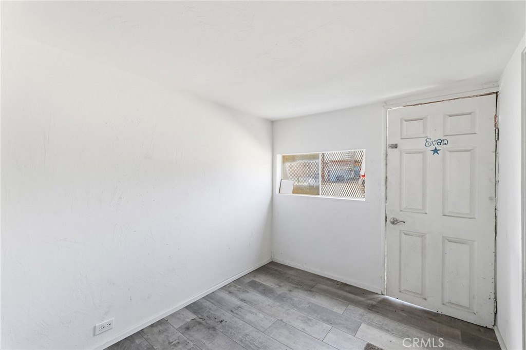 Residential for sale at 412 Mary, Maricopa CA featuring 3 beds and 1 bath