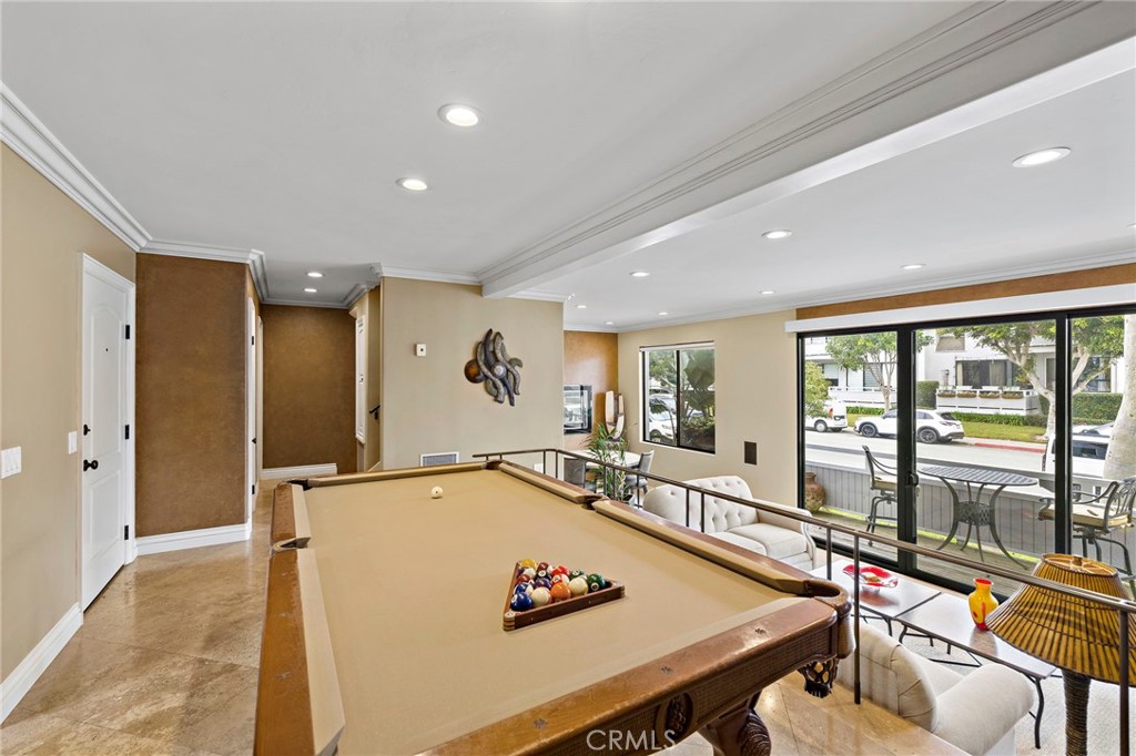 Residential Lease for rent at 19 Kamalii Court 257, Newport Beach CA featuring 2 beds and 3 baths