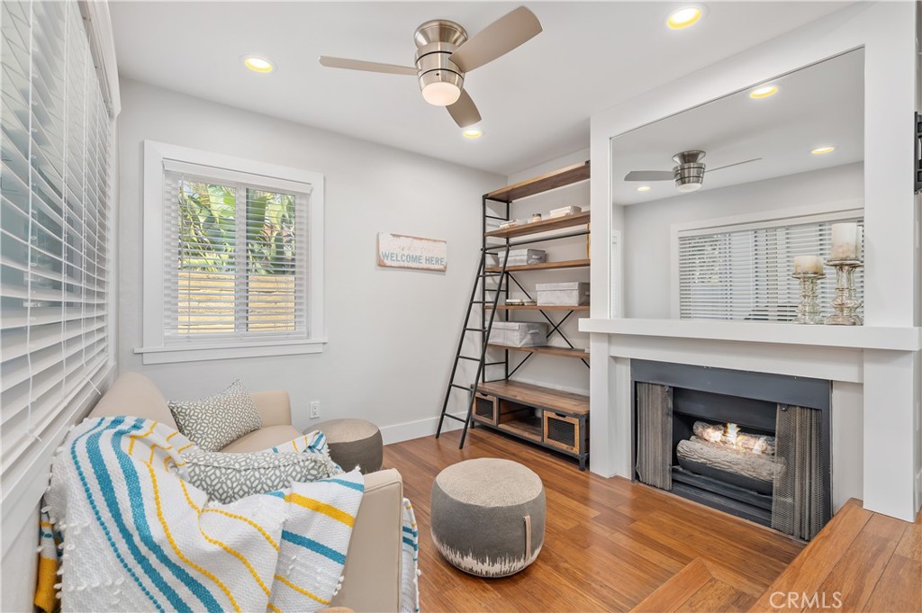 Residential Lease for rent at 17082 Pacific Coast Highway 102, Huntington Beach CA featuring 1 bed and 1 bath