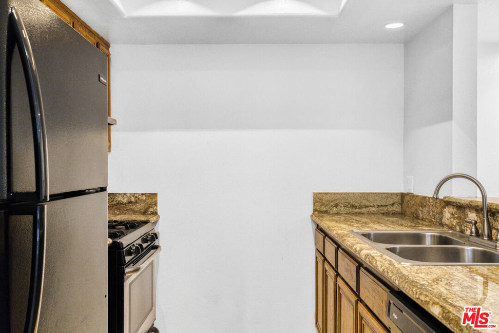 Residential Income for sale at 511 S Carondelet Street, Los Angeles CA featuring 33 beds and 37 baths