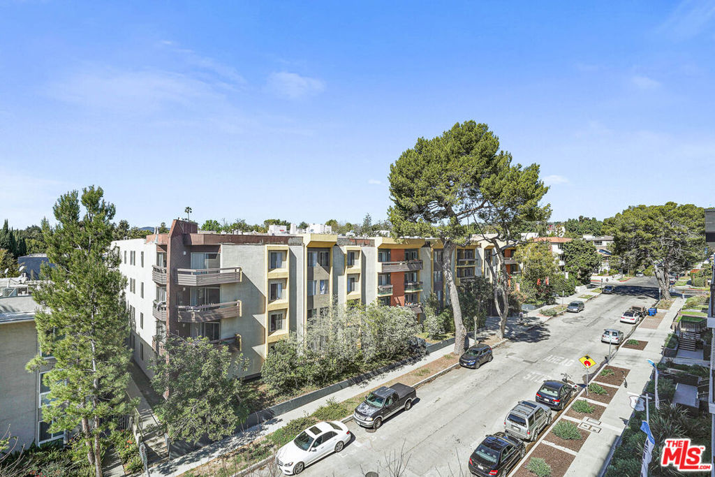Residential for sale at 540 Kelton Avenue 306, Los Angeles CA featuring 3 beds and 3 baths