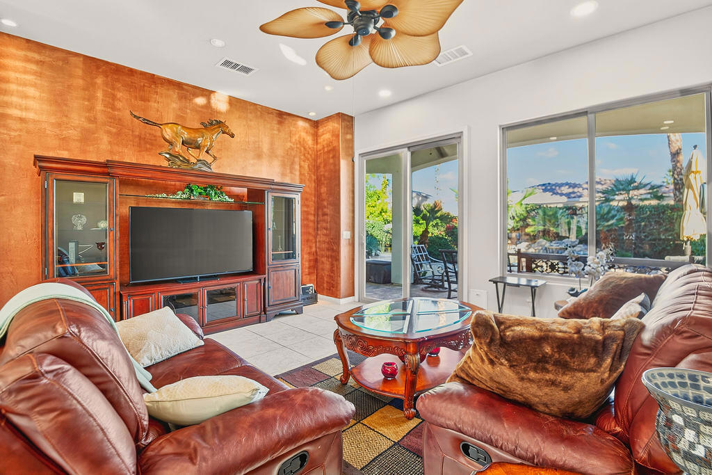 Residential Lease for rent at 81656 Avenida De Baile, Indio CA featuring 2 beds and 2 baths