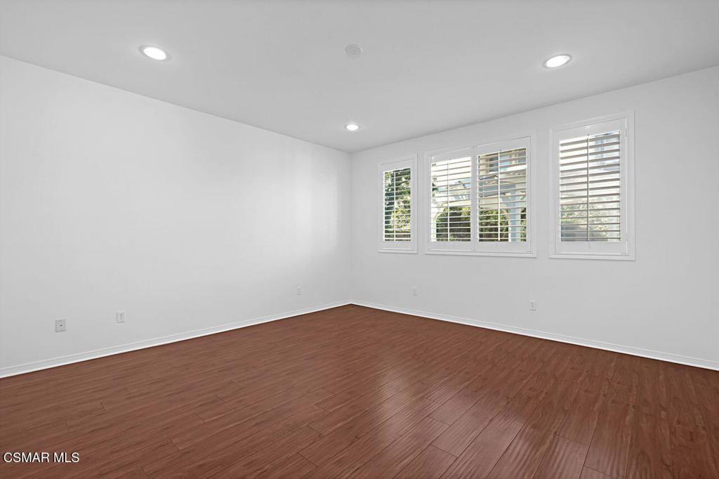 Residential Lease for rent at 193 Via Felicia, Newbury Park CA featuring 3 beds and 2 baths