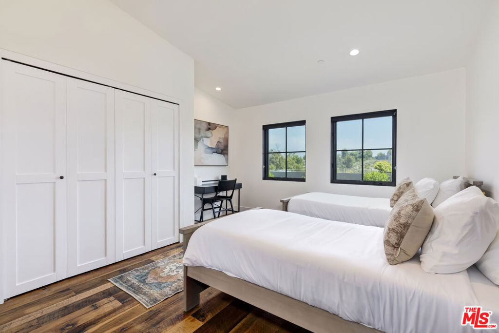 Residential Lease for rent at 6711 Wandermere Road, Malibu CA featuring 3 beds and 3 baths