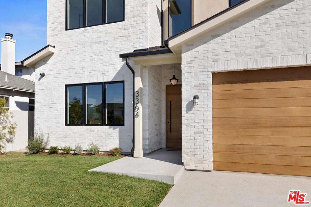 Active for sale at Los Angeles, CA, Los Angeles, CA CA and 5 baths