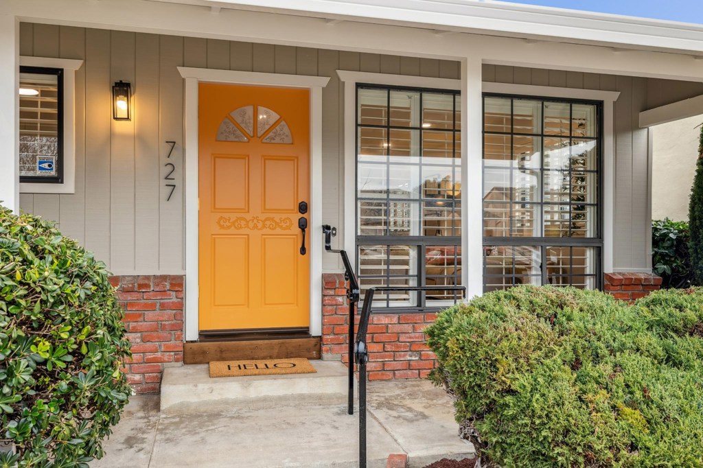 Residential for sale at 727 Moraga Dr, San Leandro CA featuring 3 beds and 2 baths