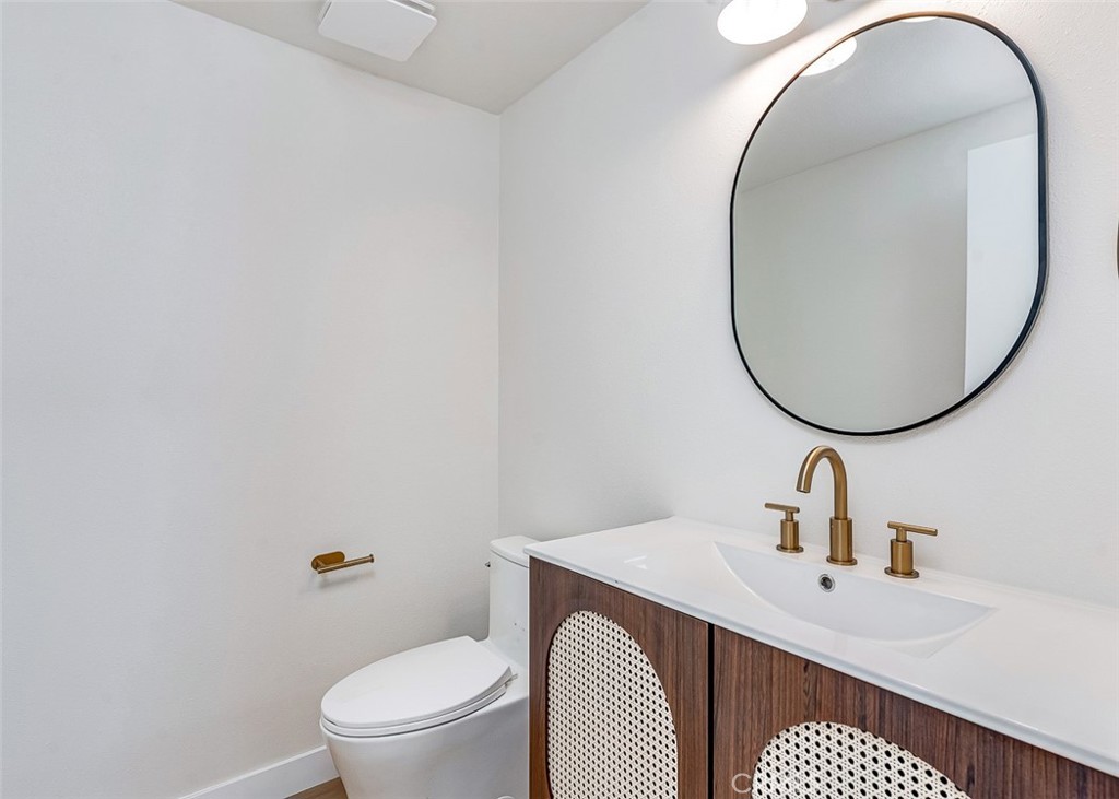 Residential for sale at 26025 Via Pera J3, Mission Viejo CA featuring 2 beds and 2 baths