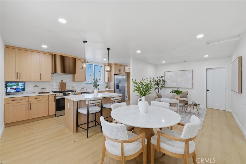 Residential for sale at 5814 Arlington, Los Angeles CA featuring 3 beds and 2 baths