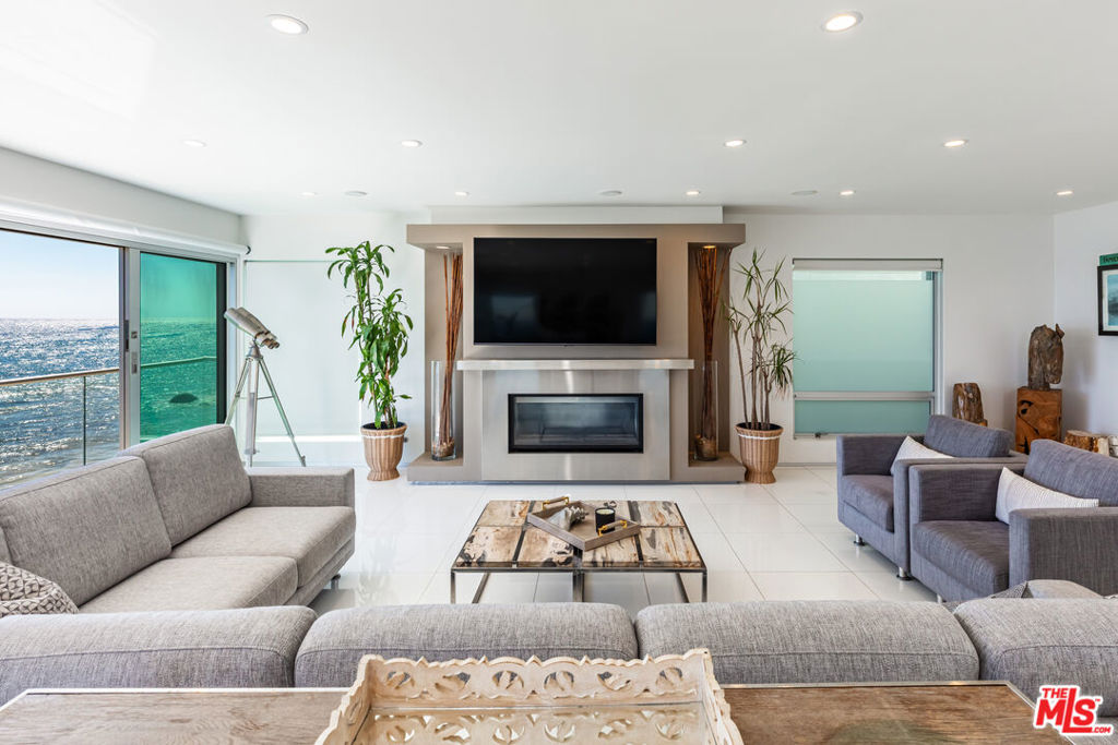 Residential Lease for rent at 26050 Pacific Coast Highway, Malibu CA featuring 6 beds and 5 baths
