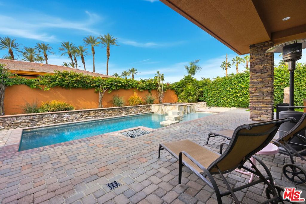 Residential for sale at 50025 Via Aldea, La Quinta CA featuring 3 beds and 3 baths