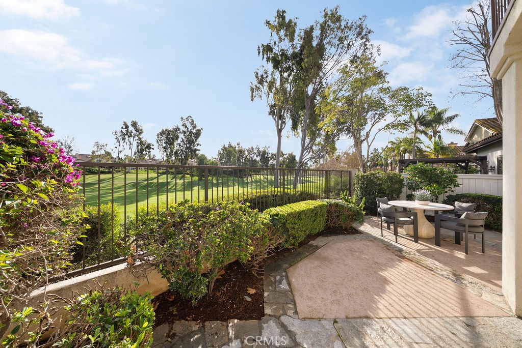 Residential for sale at 15 Via Floria, Rancho Santa Margarita CA featuring 3 beds and 3 baths