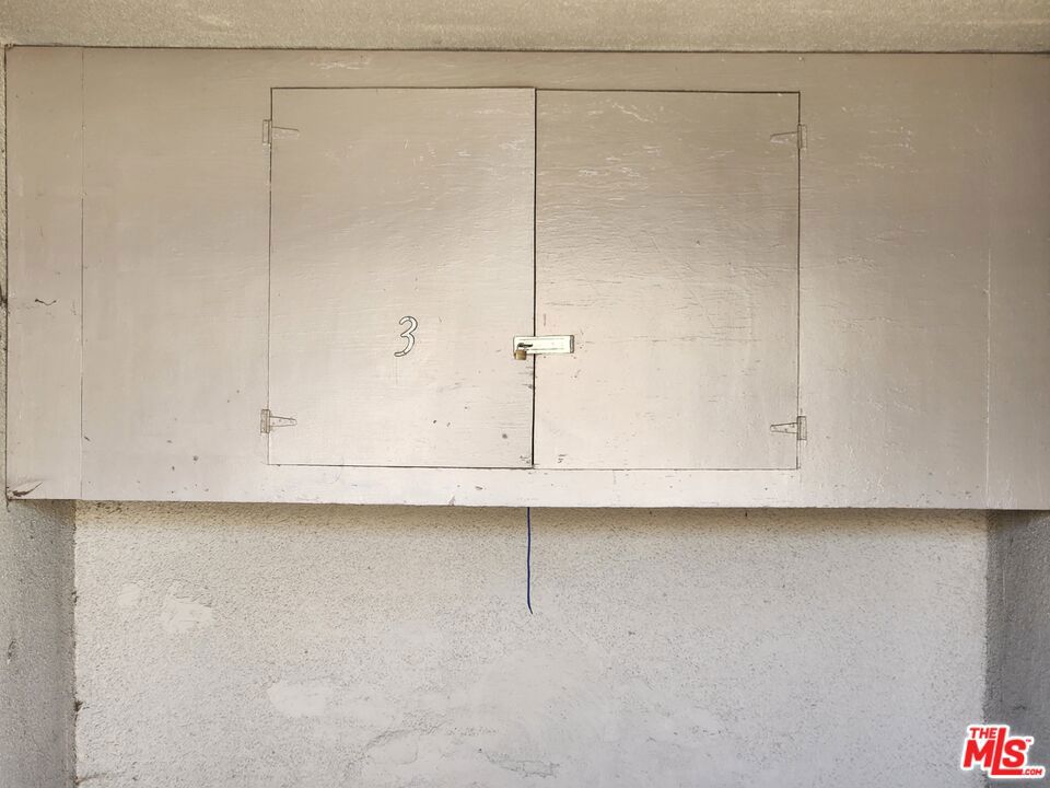 Residential Income for sale at 216 S Inglewood Avenue, Inglewood CA featuring 7 beds and 8 baths