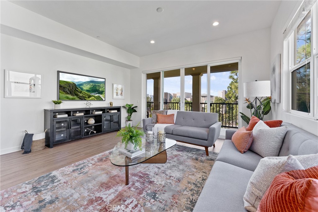 Residential Lease for rent at 171 Follyhatch, Irvine CA featuring 3 beds and 2 baths