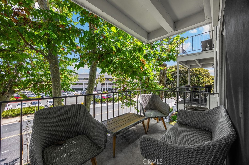 Residential for sale at 300 Cagney 215, Newport Beach CA featuring 1 bed and 1 bath