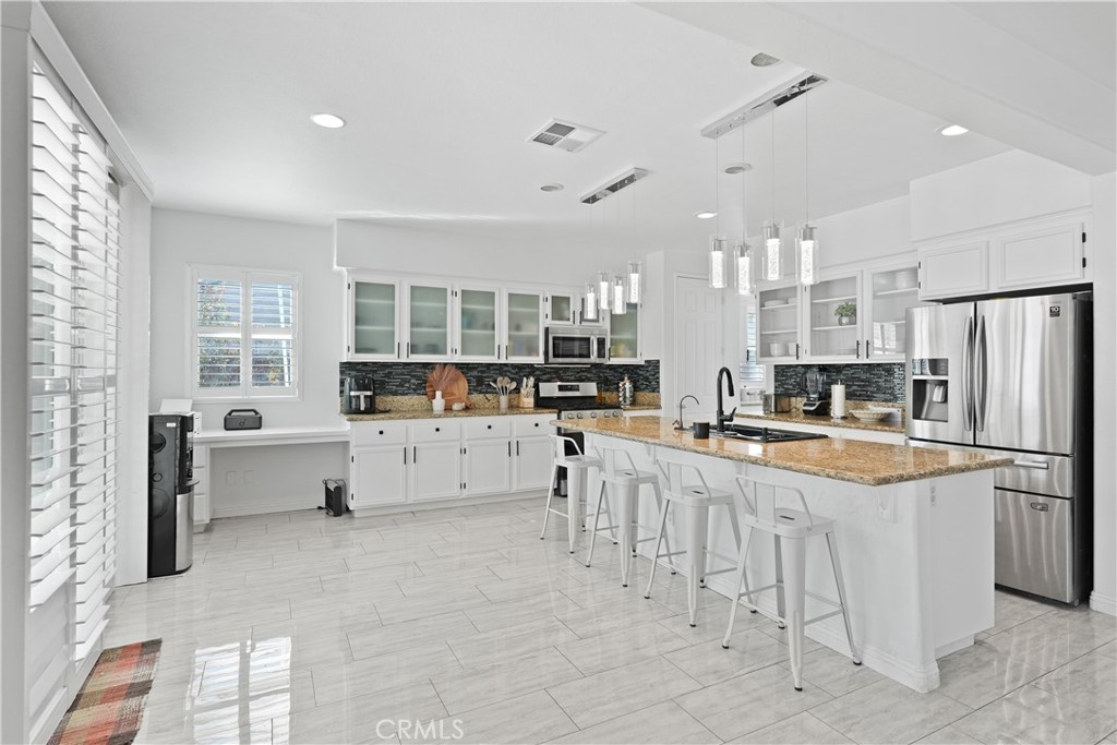 Residential for sale at 569 Overleaf, San Jacinto CA featuring 3 beds and 4 baths