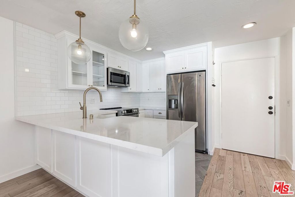 Residential for sale at 11645 Montana Avenue 223, Los Angeles CA featuring 1 bed and 1 bath