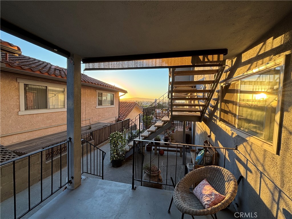 Residential Income for sale at 1881 Molino, Signal Hill CA