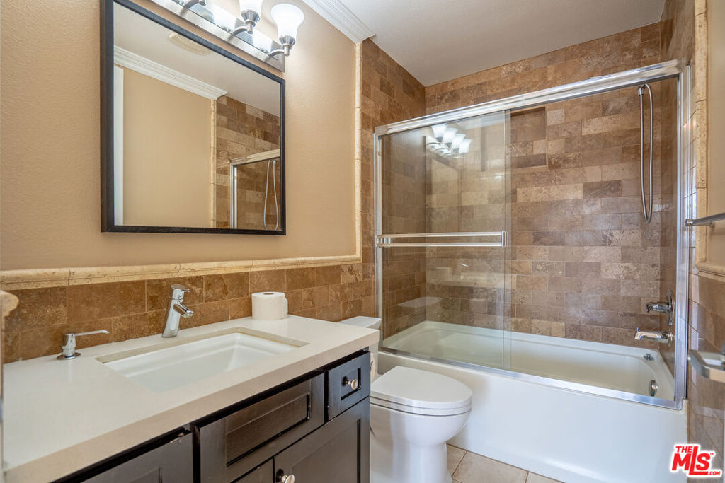 Residential Lease for rent at 625 S Berendo Street 603, Los Angeles, Los Angeles County CA featuring 2 beds and 2 baths