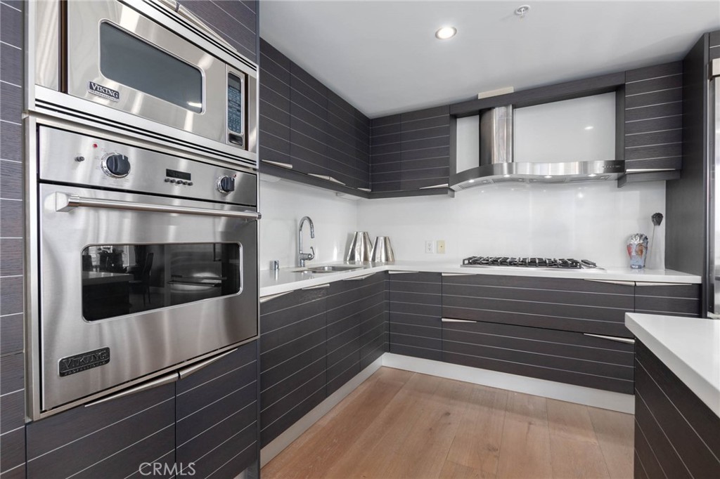 Residential for sale at 1325 Pacific Highway 2903, San Diego CA featuring 2 beds and 2 baths