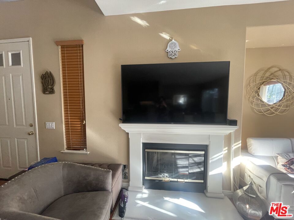 Residential Lease for rent at 10 Bolinas 20, Irvine CA featuring 4 beds and 3 baths