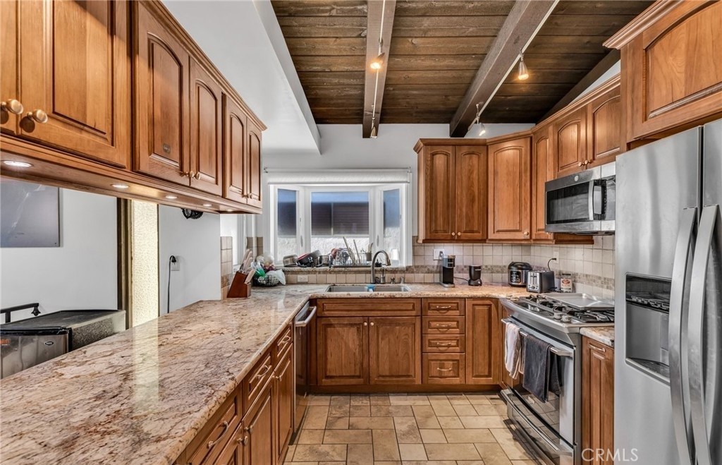 Residential Lease for rent at 812 W Balboa, Newport Beach CA featuring 4 beds and 2 baths