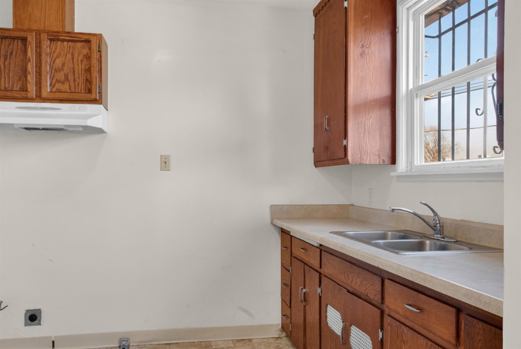Residential for sale at 249 S 13Th St, Richmond CA featuring 2 beds and 1 bath