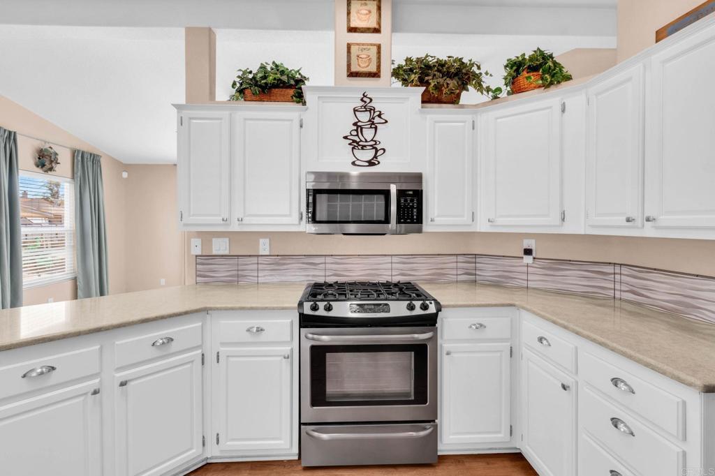 Manufactured In Park for sale at 168 Roadrunner Lane, Oceanside CA featuring 2 beds and 2 baths