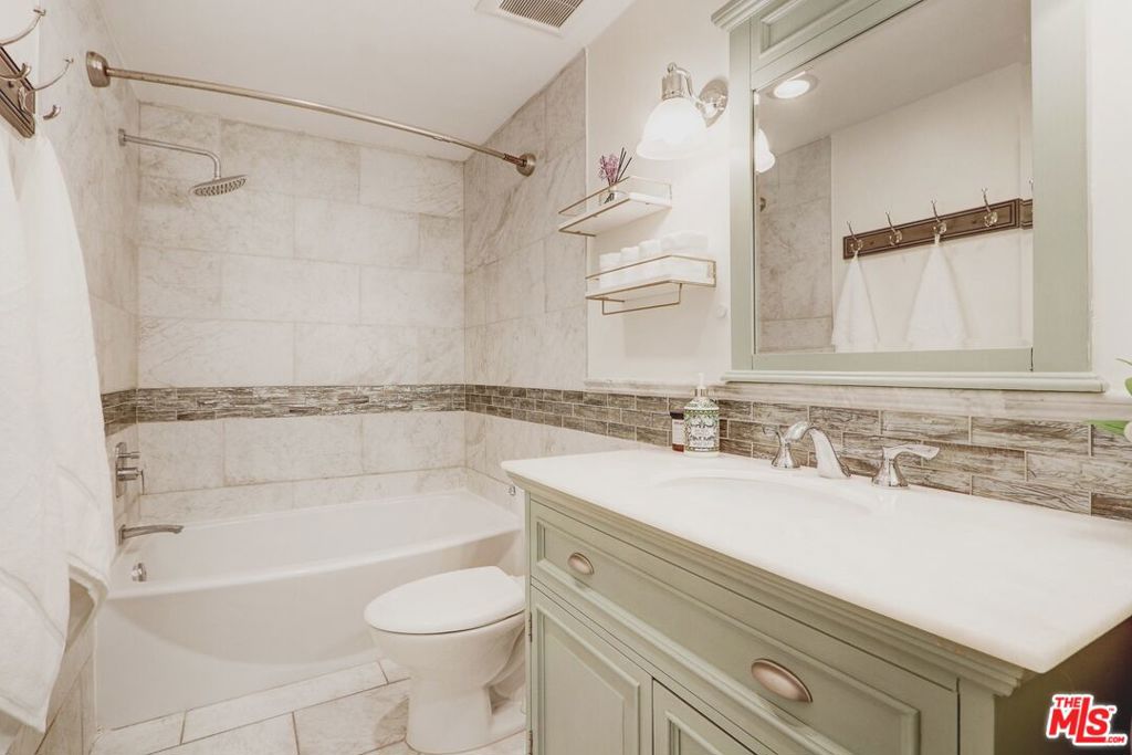 Residential for sale at 1515 S Beverly Drive 306, Los Angeles CA featuring 1 bed and 1 bath