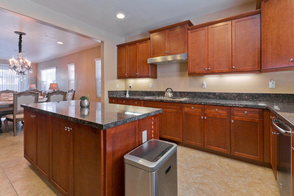 Residential Lease for rent at 462 Via De La Paz, Palm Desert CA featuring 4 beds and 3 baths