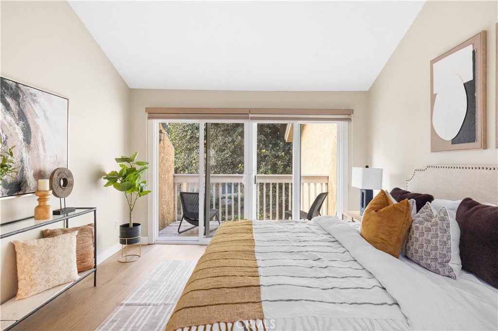 Residential for sale at 136 Pineview, Irvine CA featuring 2 beds and 3 baths