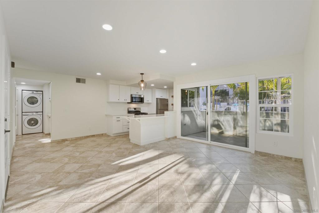 Residential Lease for rent at 400 N Myers St #17, Oceanside CA featuring 2 beds and 1 bath