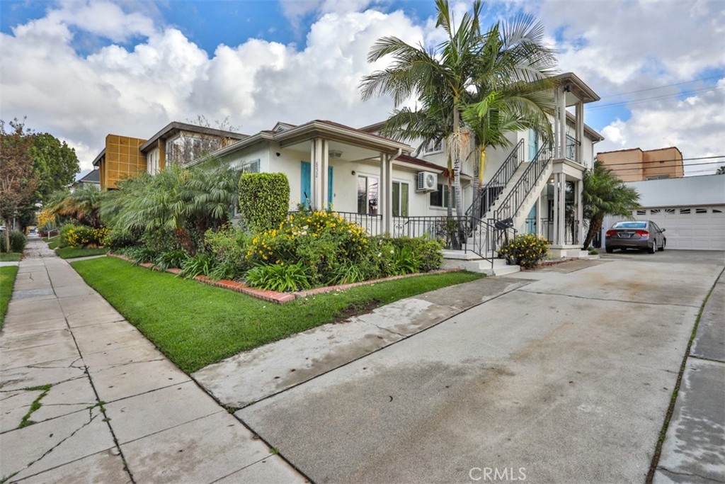 Residential Income for sale at 854 Alandele Avenue, Los Angeles CA