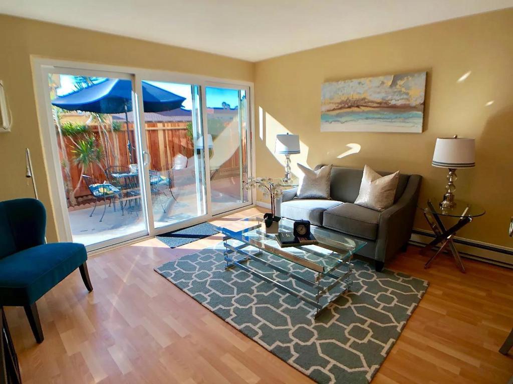 Residential Lease for rent at 1700 Civic Center Drive, Santa Clara CA featuring 2 beds and 2 baths