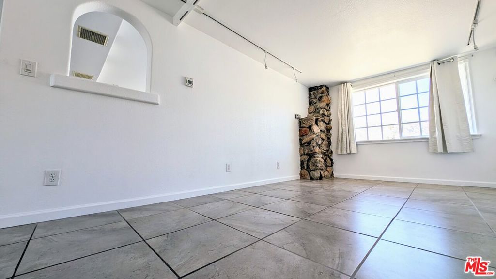 Residential Lease for rent at 72404 Cactus Drive B, Twentynine Palms CA featuring 1 bed and 2 baths