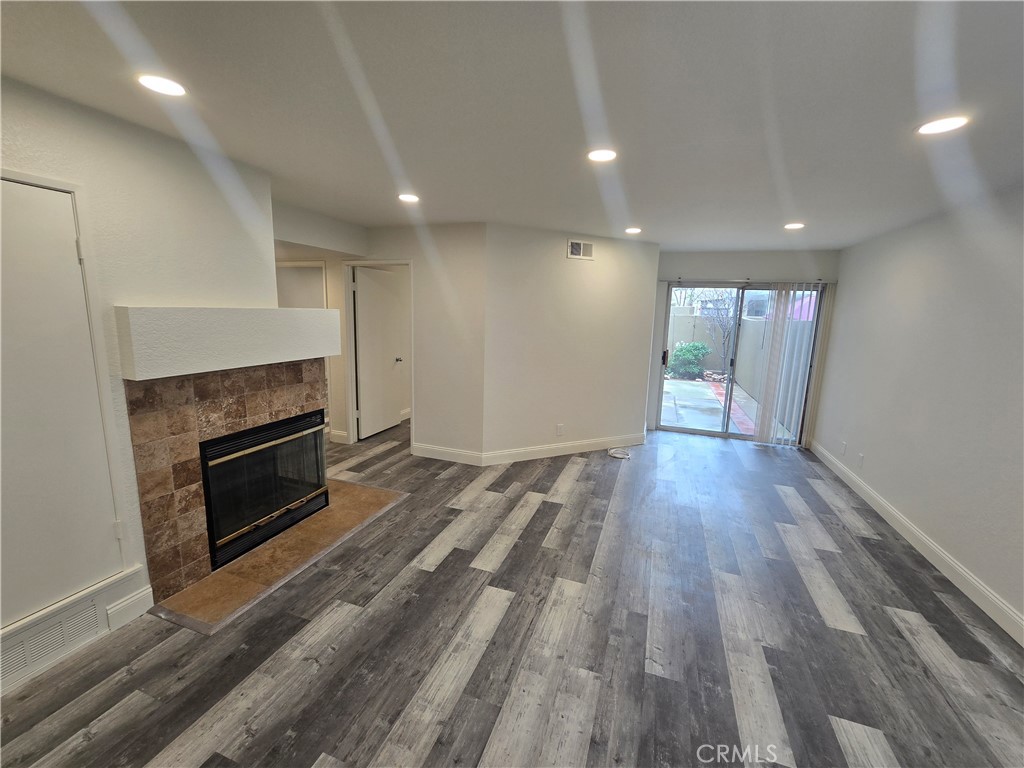 Residential Lease for rent at 27823 Violet, Mission Viejo CA featuring 2 beds and 2 baths