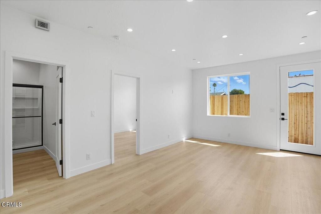 Residential Lease for rent at 1903 Ocean Avenue, Ventura CA featuring 1 bed and 1 bath