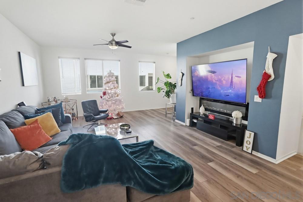 Residential for sale at 5474 Seacliff Pl 36, San Diego CA featuring 3 beds and 3 baths