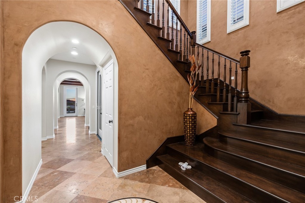 Residential Lease for rent at 33 Tall Hedge, Irvine CA featuring 3 beds and 4 baths