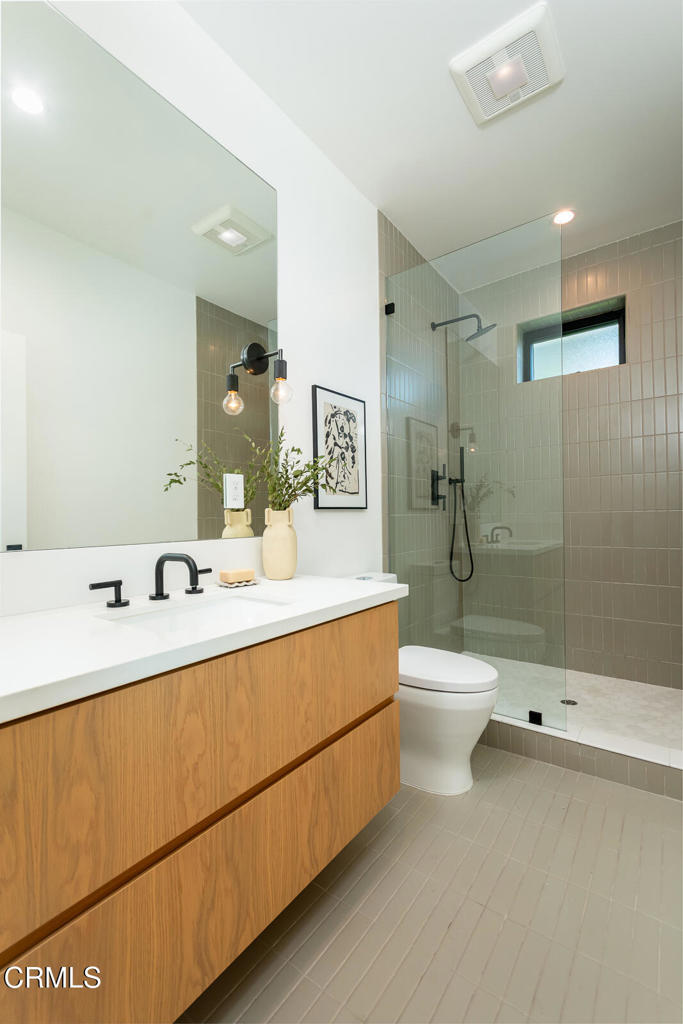 Active for sale at Glendale, CA, Glendale, CA CA and 5 baths