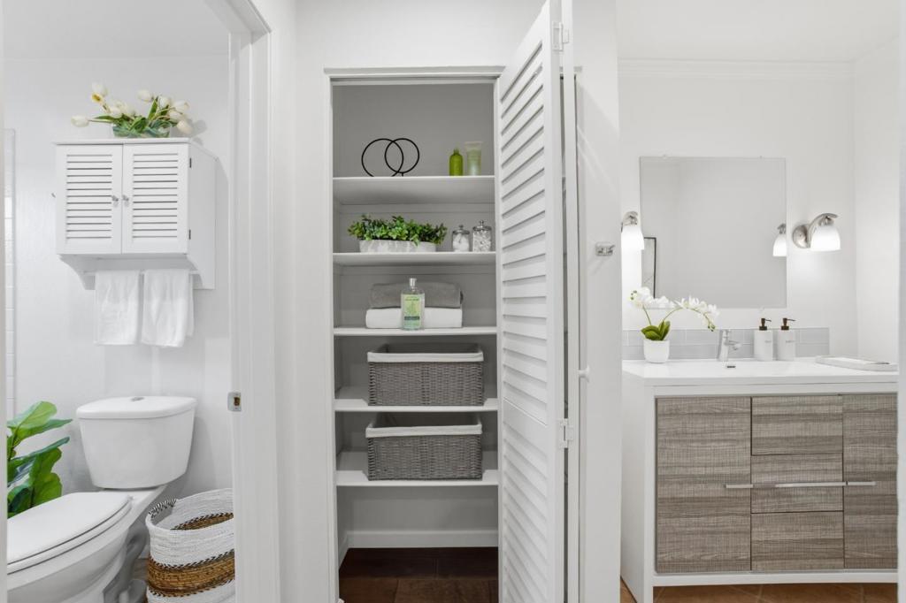 Residential for sale at 4117 George Avenue 4, San Mateo CA featuring 1 bed and 1 bath